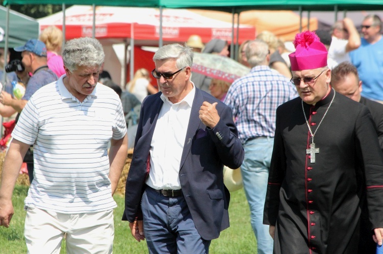 Odsłonięcie głazu bp. Wacława Leszczyńskiego