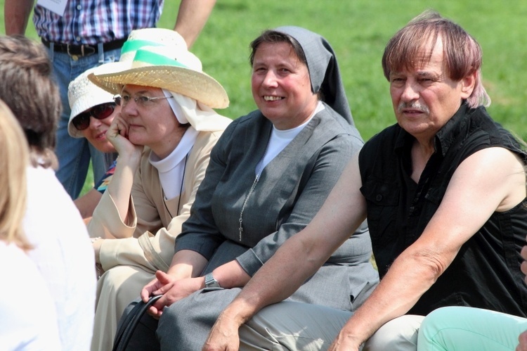 Odsłonięcie głazu bp. Wacława Leszczyńskiego