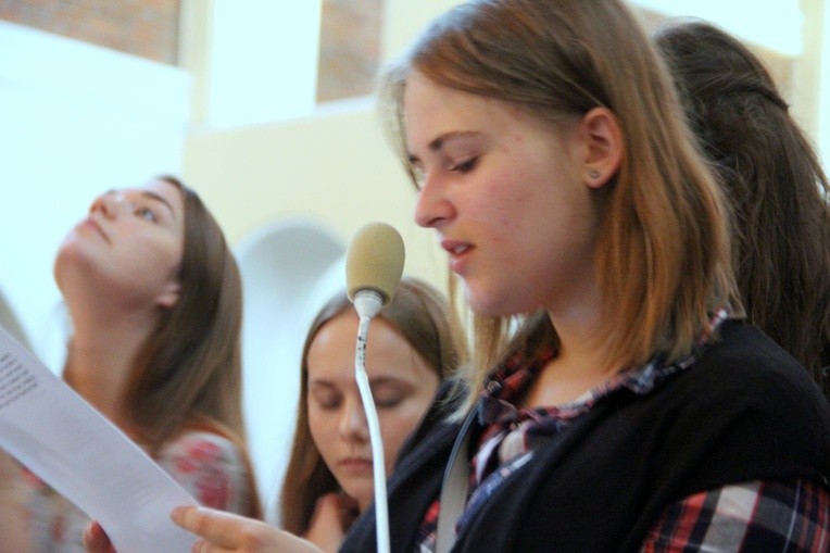 Pierwszopiątkowe czuwanie młodych