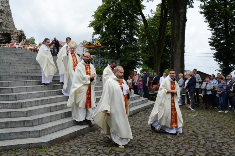 Pielgrzymka dzieci u św. Anny