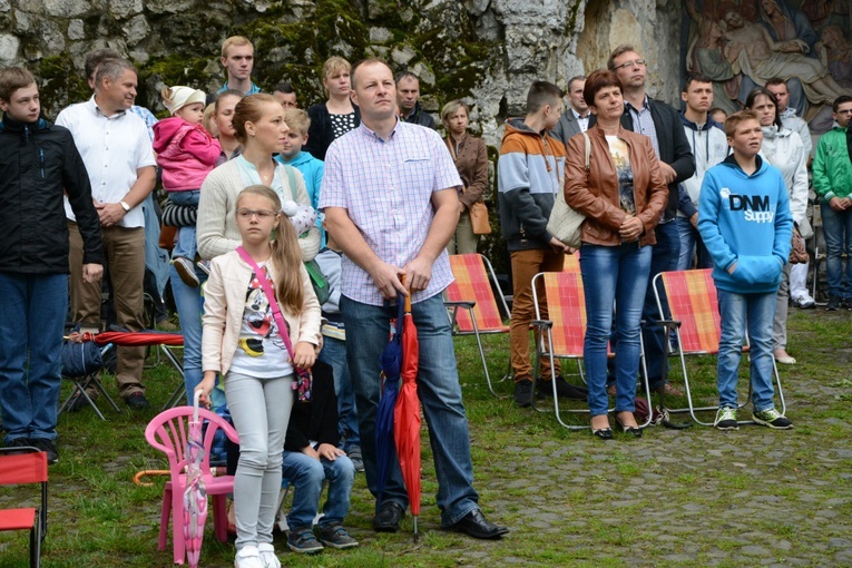 Pielgrzymka dzieci u św. Anny