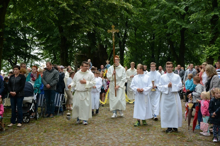 Pielgrzymka dzieci u św. Anny