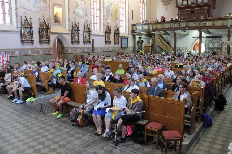 Kaszubscy pątnicy w swarzewskim sanktuarium