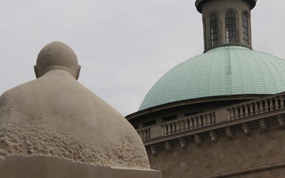 We wtorek odsłonięcie pomnika Hlonda