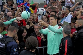 Ronaldo komentuje decyzję Messiego