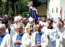 Księża bielsko-żywieccy i duszpasterze z sąsiednich diecezji koncelebrowali Mszę św. przy hałcnowskiej bazylice.