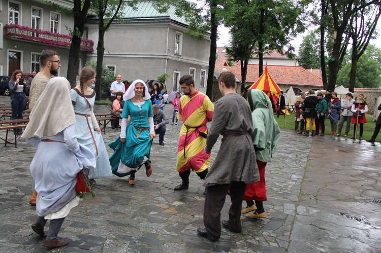 Potyczki, tańce i stragany w Nowym Sączu