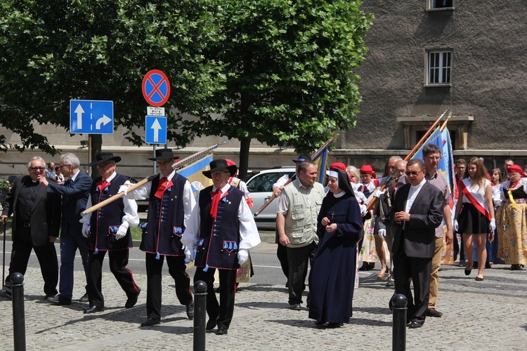 Odsłonięcie pomnika kard. A. Hlonda w Katowicach (cz. I)