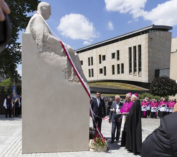 Odsłonięcie pomnika kard. A. Hlonda w obiektywie naszego fotoreportera (cz. II)