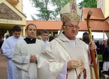 Abp Zygmunt Zimowski był ordynariuszem radomskim w latach 2002-2009. Od 2009 r. jest przewodniczącym Papieskiej Rady ds. Duszpasterstwa Służby Zdrowia