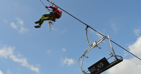 Turyści utknęli na wyciągu