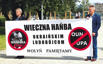 Dyplomacja ukraińska wciąż mówi o ludobójstwie na Wołyniu w kategoriach wojny polsko-ukraińskiej.