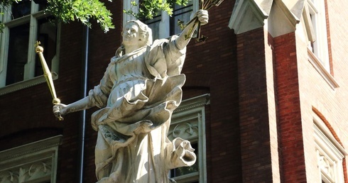 Matka Boża straciła koronę