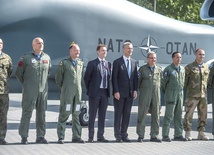 Czas pokaże, czy deklaracje Baracka Obamy, dotyczące obecności wojsk amerykańskich w Polsce, będą aktualne również po zmianie władzy w Waszyngtonie.