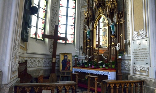 Kaplica MB Częstochowskiej w radomskiej katedrze znajduje się z lewej strony świątyni, naprzeciw kaplicy wieczystej adoracji Najświętszego Sakramentu
