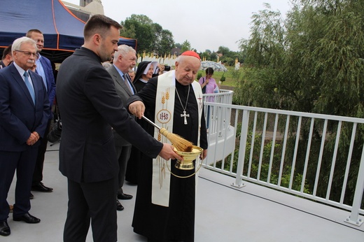 Poświęcenie kładki łączącej Łagiewniki i Białe Morza