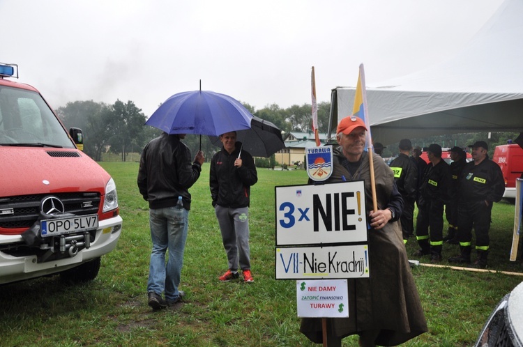 Protest przy Elektrowni Opole