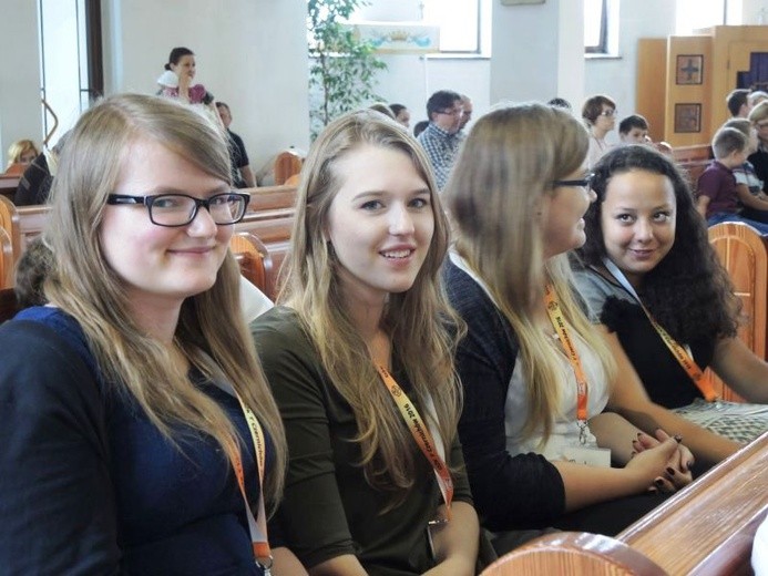 Uczestnicy wakacyjnych oaz spotkali się w kościele św. Pawła na bielskim Osiedlu Polskich Skrzydeł