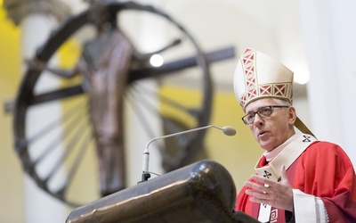 Abp W. Skworc podczas Mszy św. katowickiej katedrze z okazji XXXI ŚDM.