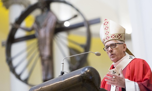 Abp W. Skworc podczas Mszy św. katowickiej katedrze z okazji XXXI ŚDM.