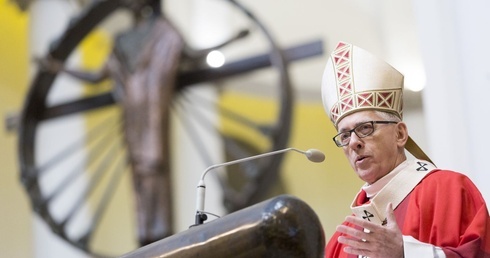 Abp W. Skworc podczas Mszy św. katowickiej katedrze z okazji XXXI ŚDM.