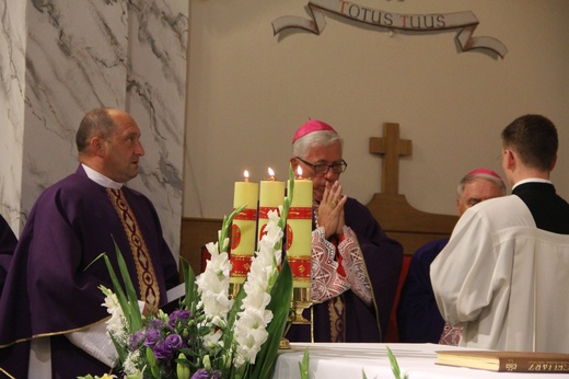 Diecezja tarnowska żegna abp. Z. Zimowskiego