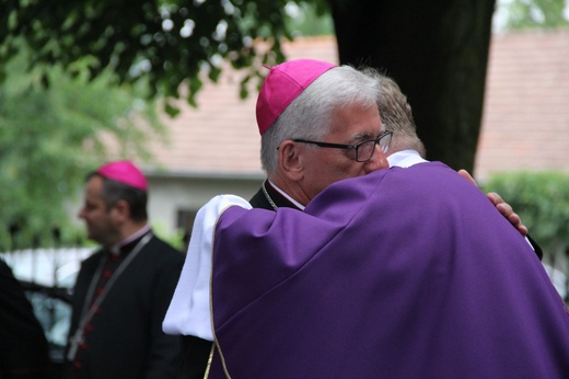 Diecezja tarnowska żegna abp. Z. Zimowskiego