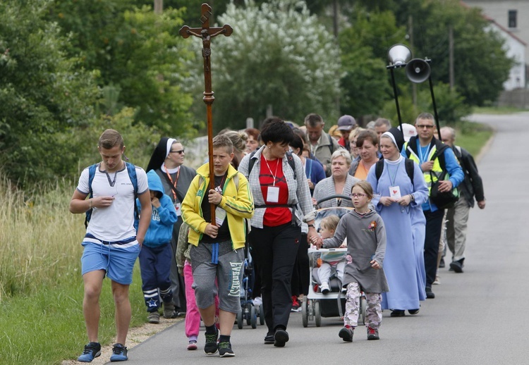 Pielgrzymka "Światła w familoku"