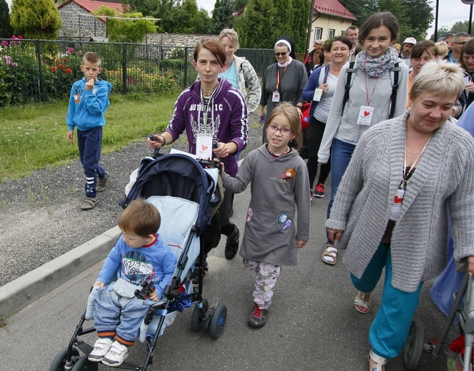 Pielgrzymka "Światła w familoku"