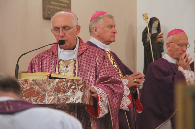 Pożegnanie śp. abp. Zimowskiego w Kupieninie