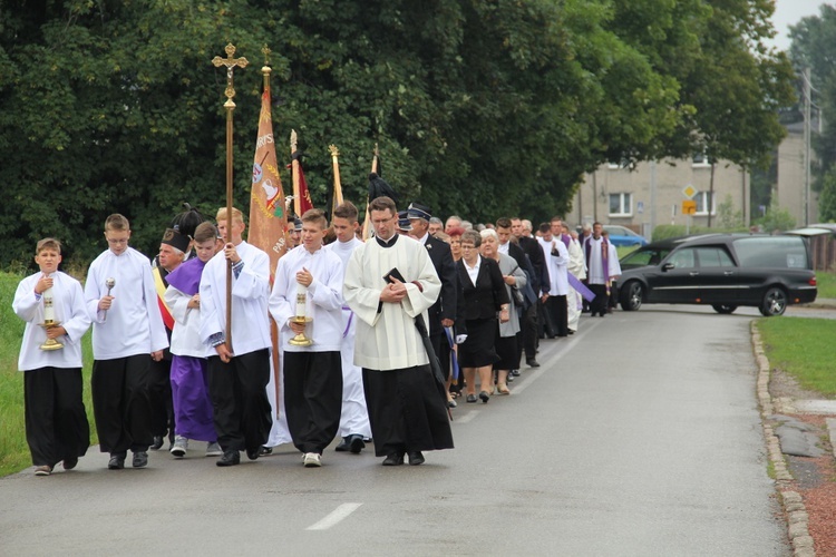 Pogrzeb ks. Adama Łapuszka