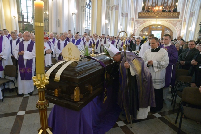 Diecezja radomska żegna śp. abp. Zygmunta Zimowskiego