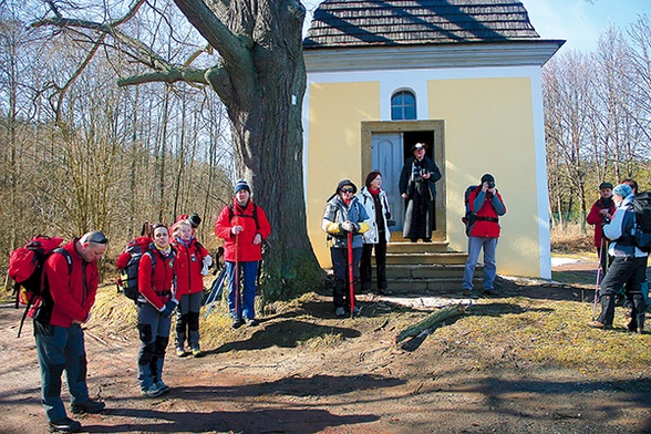 Weekendowe przejścia odcinkami Camino to dla wielu pielgrzymów początek wielkiej przygody i wędrowania do Santiago de Compostela.