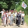 Pielgrzymi pokonują codziennie średnio  ok. 20–30 km.