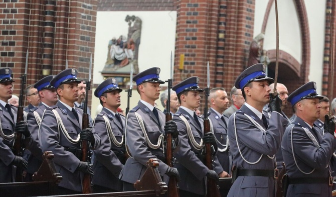 Śląscy policjanci na Mszy św. w dniu ich święta