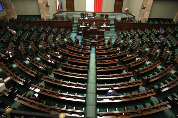Sejm: Propozycja PiS ws. wynagrodzeń 
