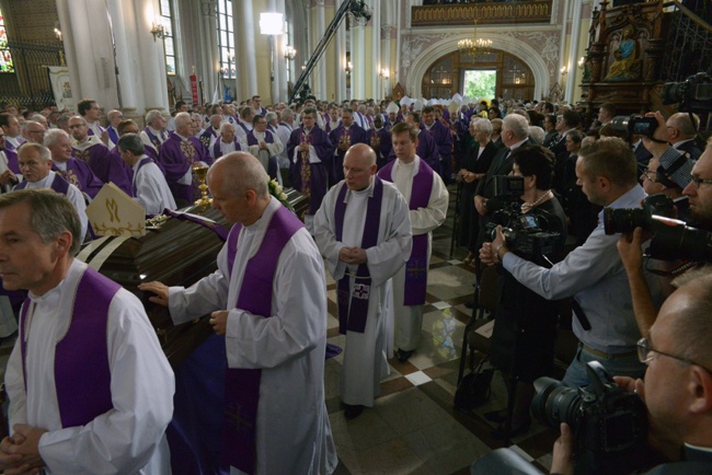 Pogrzeb abp. Zygmunta Zimowskiego w Radomiu