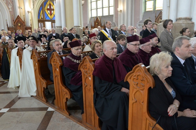 Pogrzeb abp. Zygmunta Zimowskiego w Radomiu