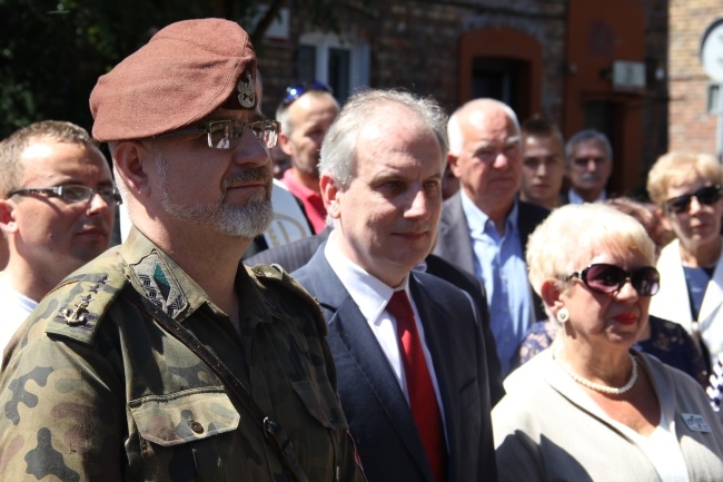 Odsłonięcie tablicy upamiętniającej "Inkę"