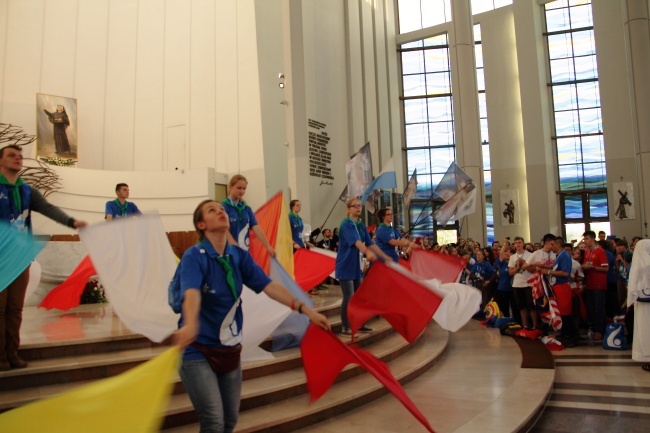 Msza św. dla wolontariuszy ŚDM i koncert "Bądź światłem"