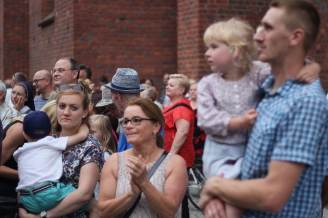 Wieczór Kultury w Raciborzu: Włosi, Francuzi, Libańczycy, Bahrańczycy