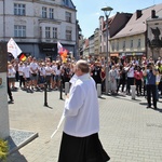 Odsłonięcie płaskorzeźby ks. Blachnickiego w Rybniku