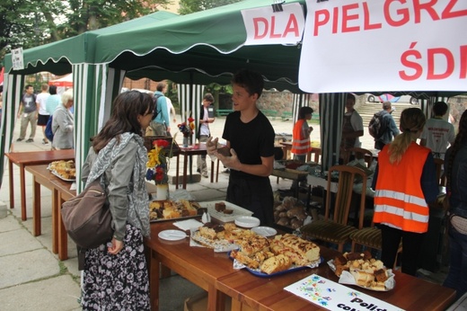 Miasteczko ŚDM przed katedrą oliwską