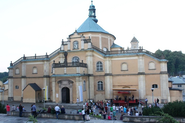 ŚDM pod wambierzycką bazyliką