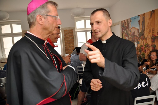 Pielgrzymi ŚDM w placówkach pomocowych w Koszalinie