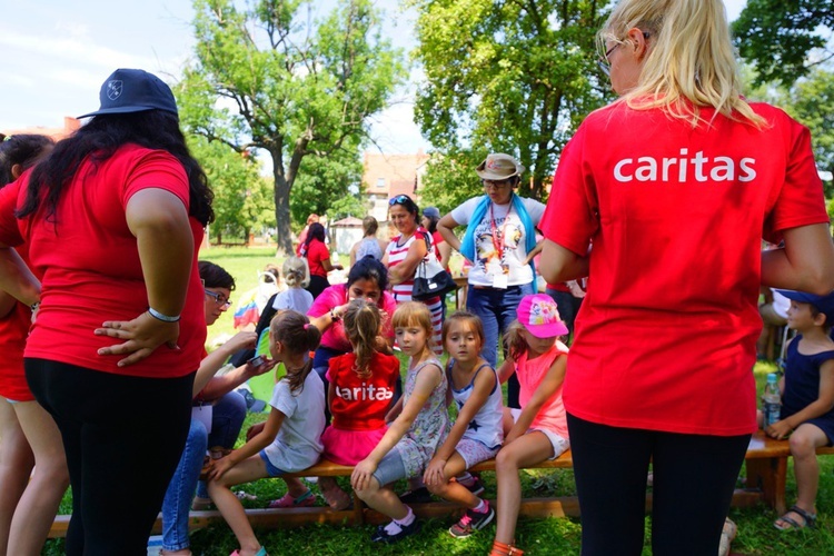 Szwajcaria, Kolumbia i Kanada w ośrodkach Caritas