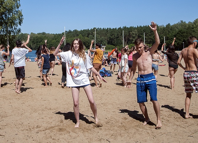 Plażing, smażing i modlitwa