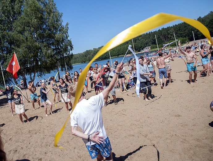 Plażing, smażing i modlitwa