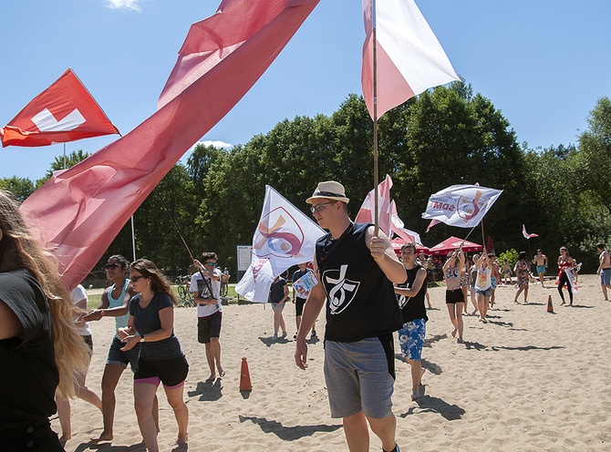 Plażing, smażing i modlitwa