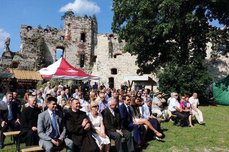 Zamek Tenczyn przestał się rozsypywać
